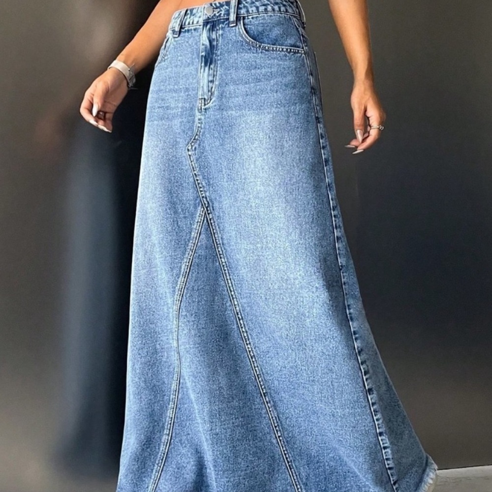 Stylish Blue Denim Maxi Skirt - Picture 2 of 7
